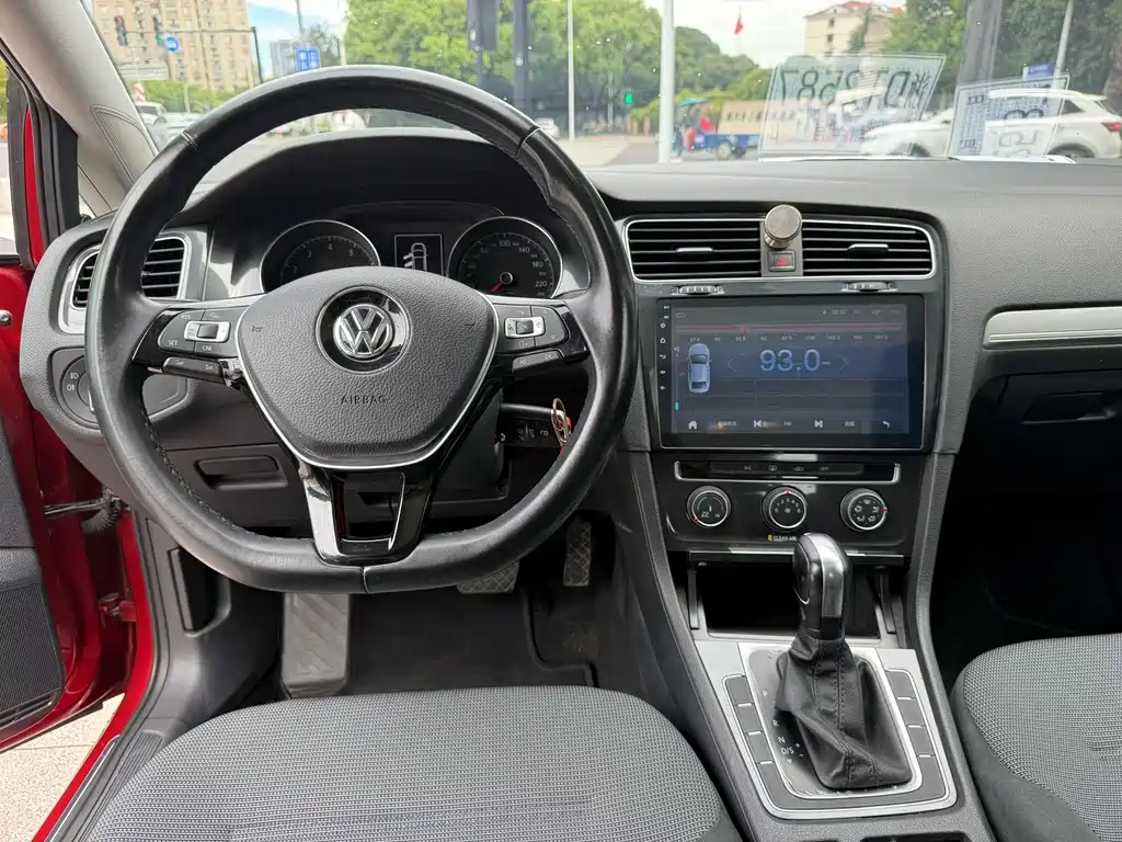 Volkswagen Golf — миниатюра 6