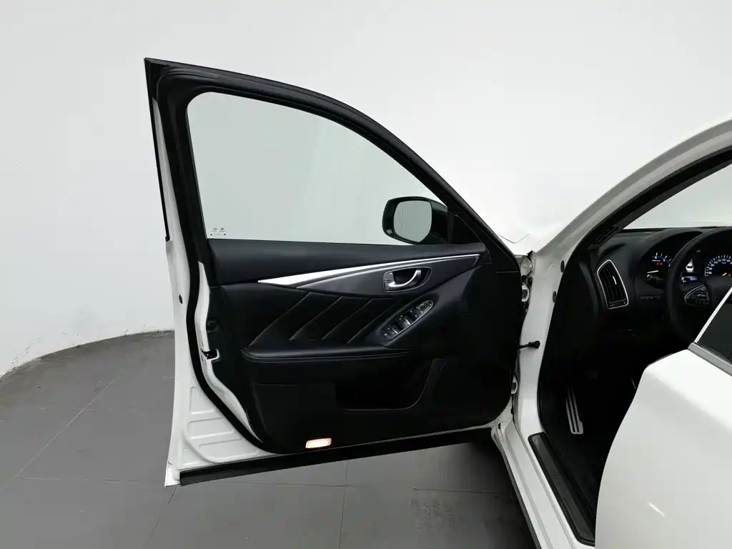 Infiniti Q50L — миниатюра 8