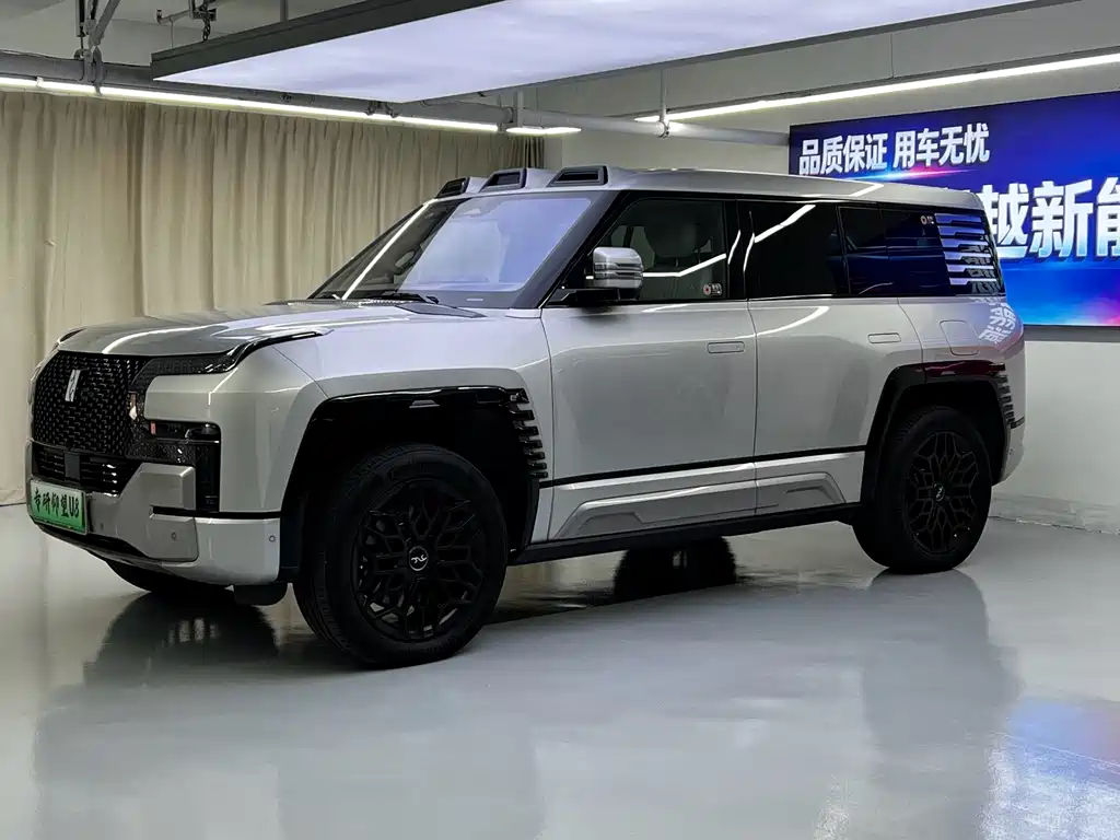 Yangwang Yangwang U8