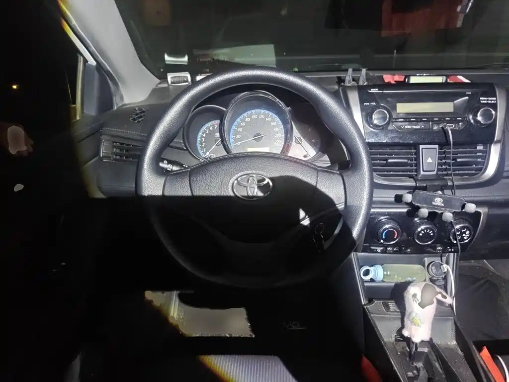 Toyota Yaris L — миниатюра 6