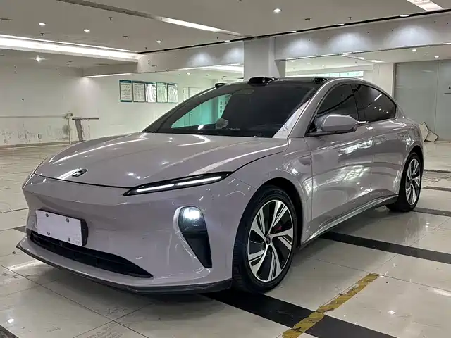 NIO ET5