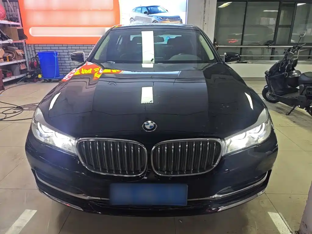 BMW 7 Series — миниатюра 3