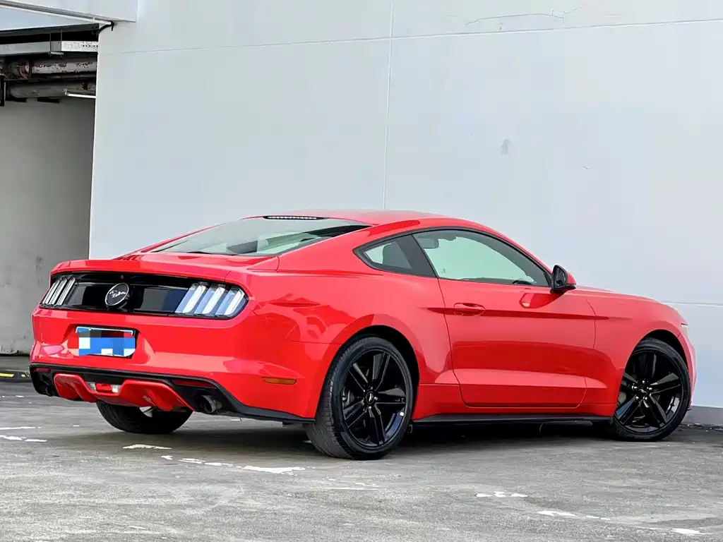 Ford Mustang — миниатюра 8