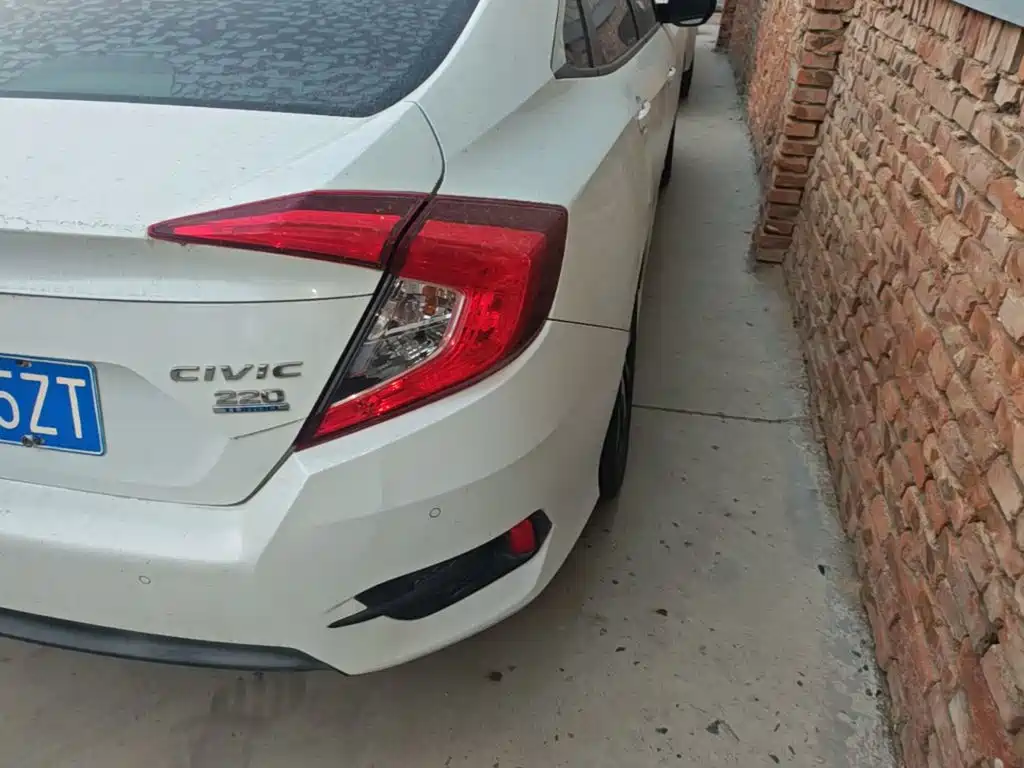 Honda Civic — миниатюра 8