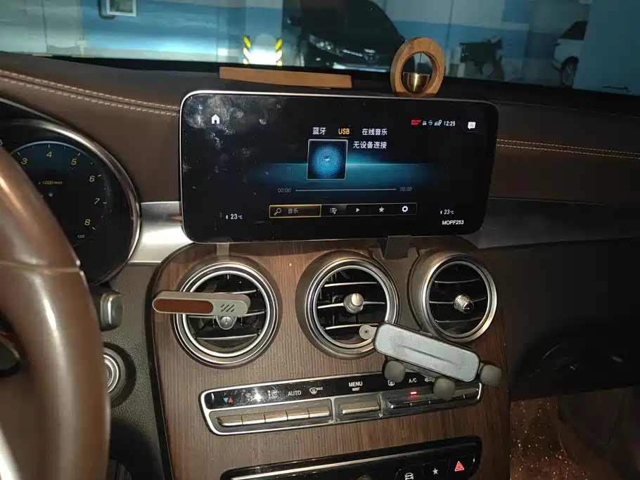Mercedes-Benz GLC — миниатюра 13