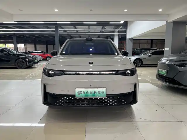 Leapmotor C10