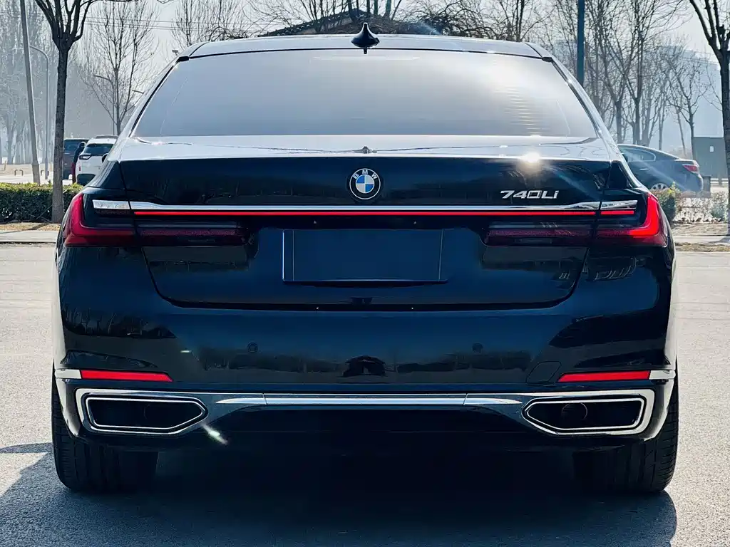 BMW 7 SERIES