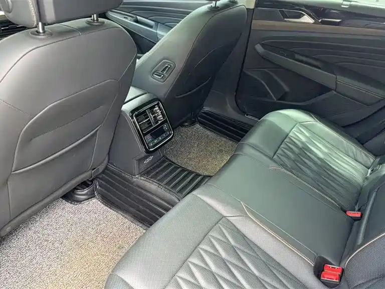 Volkswagen Passat 2019 330TSI Elite VI