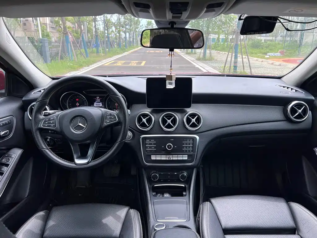 Mercedes-Benz GLA — миниатюра 9