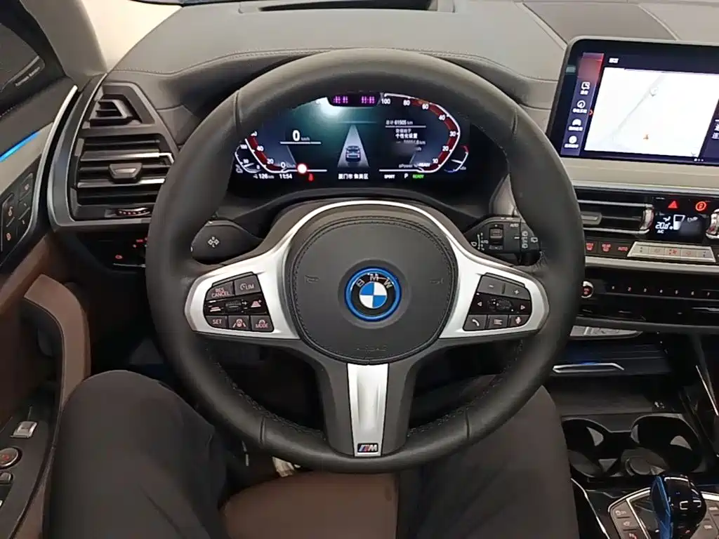 BMW iX3 — миниатюра 11