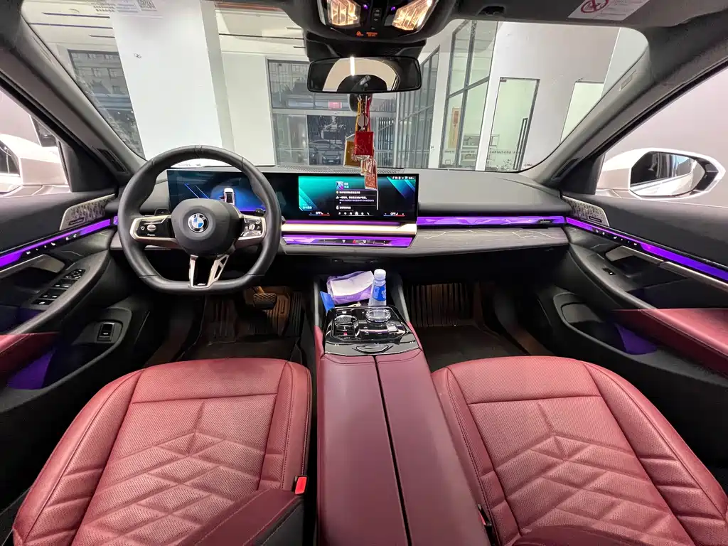 BMW 5 Series — миниатюра 6