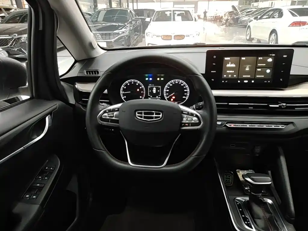Geely Vision X3 — миниатюра 11