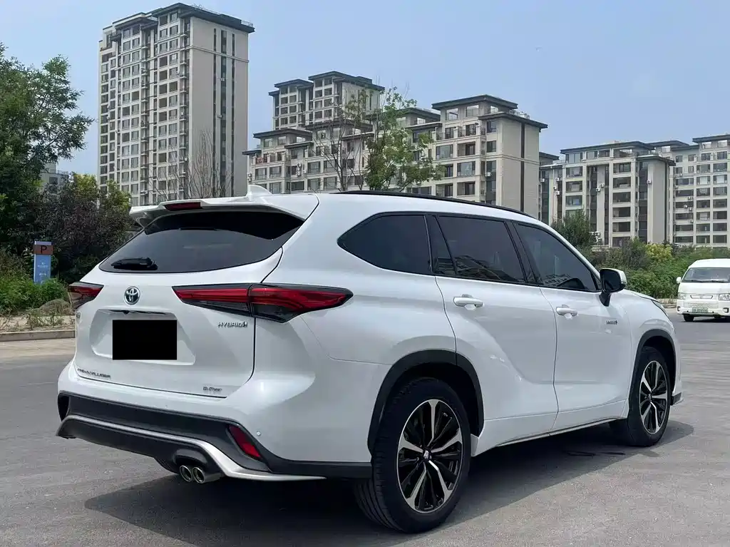 Toyota Crown Kluger — миниатюра 9