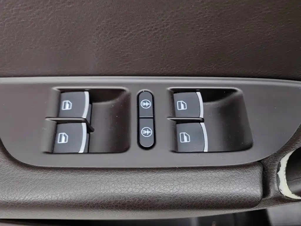 Volkswagen Touareg — миниатюра 9