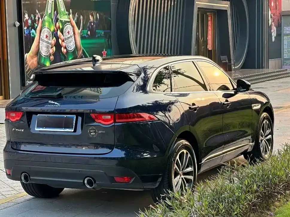 Jaguar F-PACE — миниатюра 12