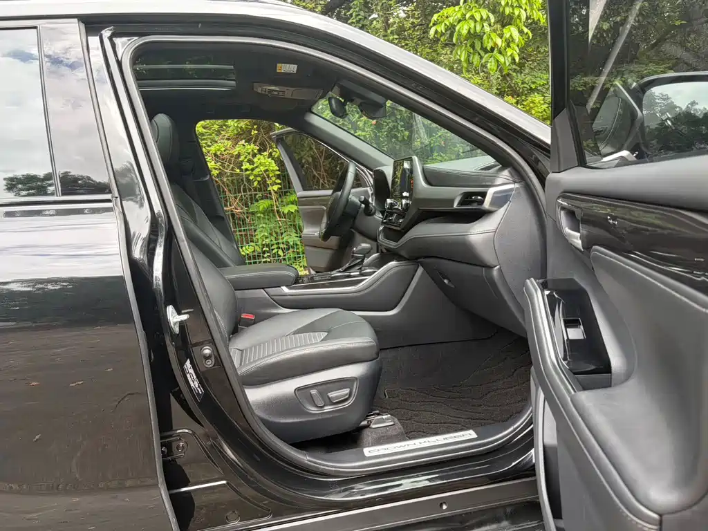 Toyota Crown Kluger — миниатюра 8