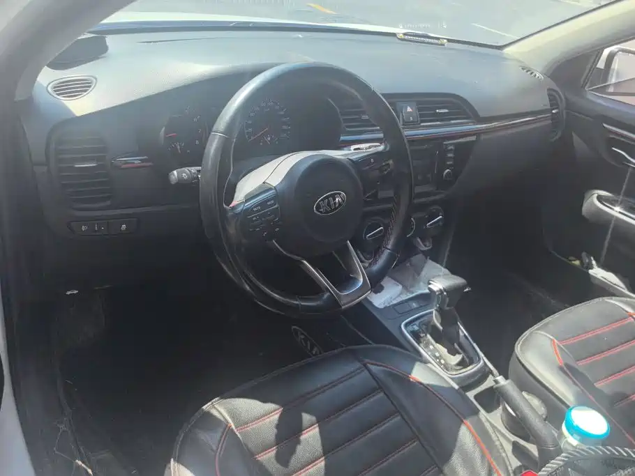 Kia KX Cross — миниатюра 12