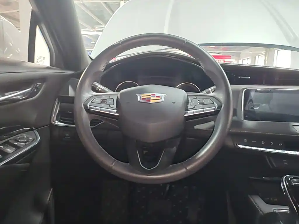 Cadillac XT4 — миниатюра 11