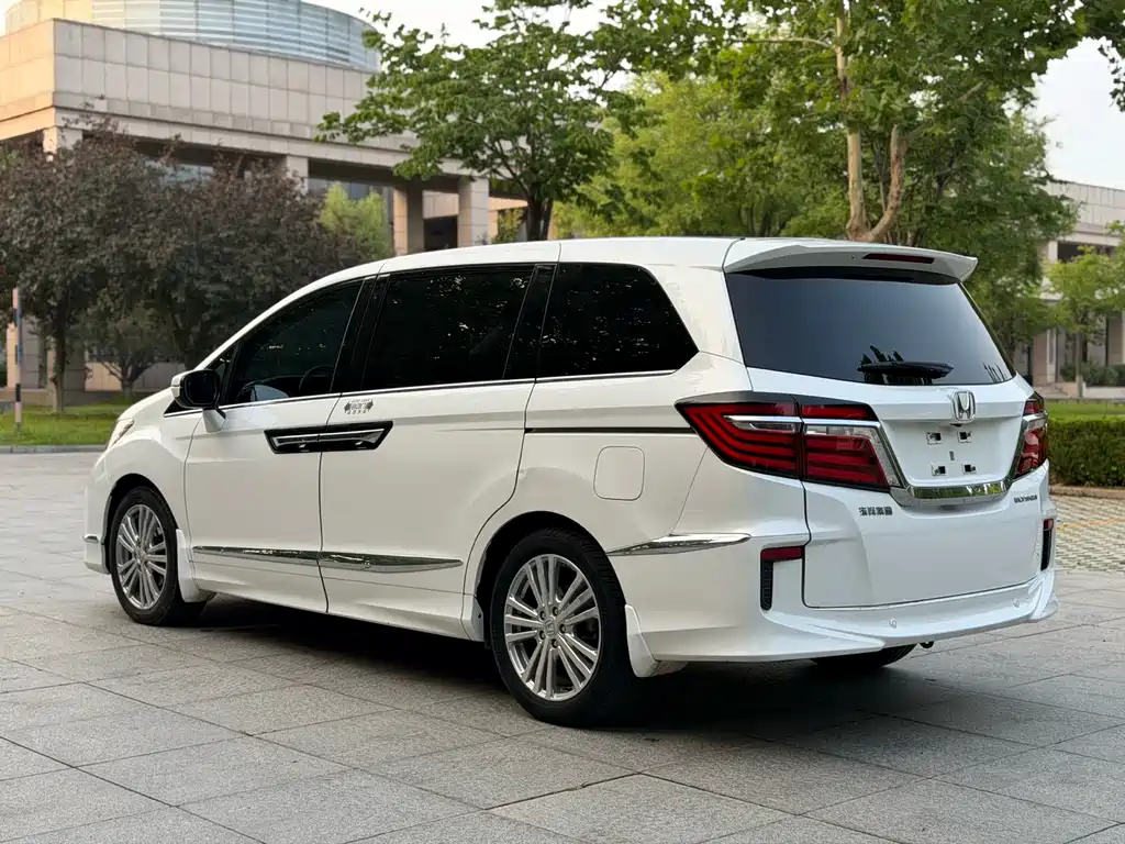 Honda Elysion — миниатюра 6