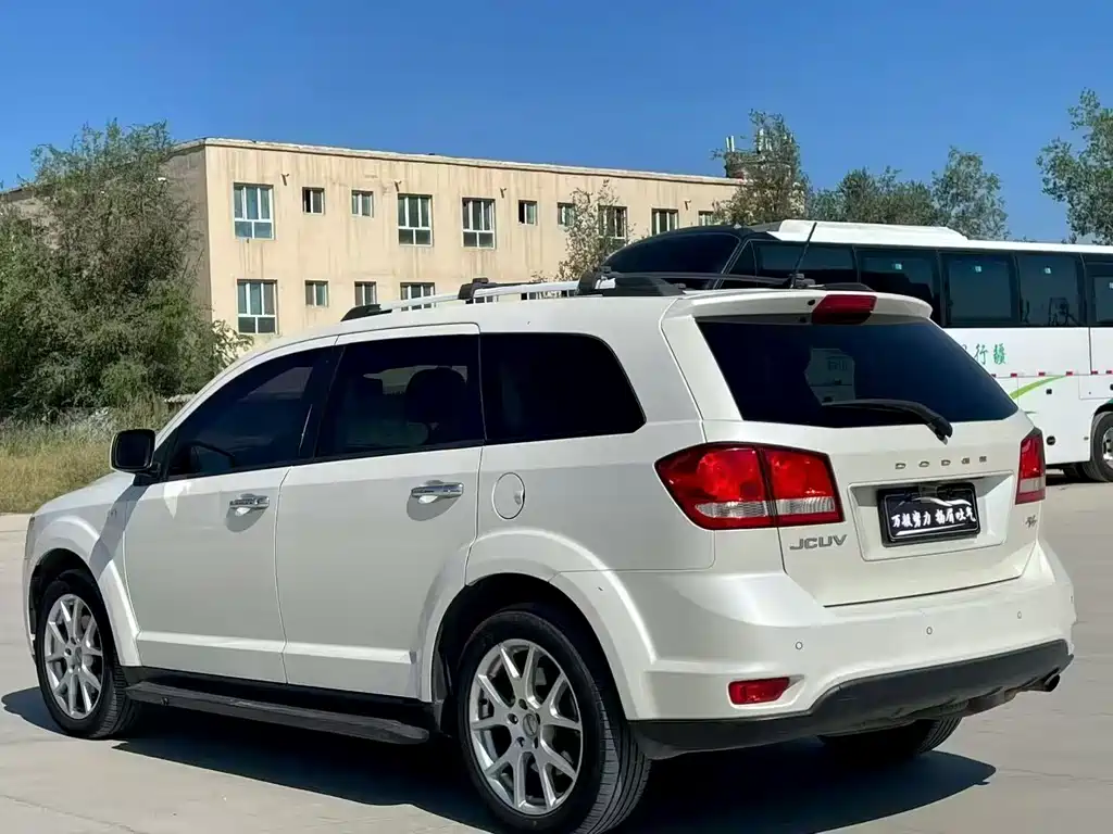 Dodge Journey — миниатюра 7