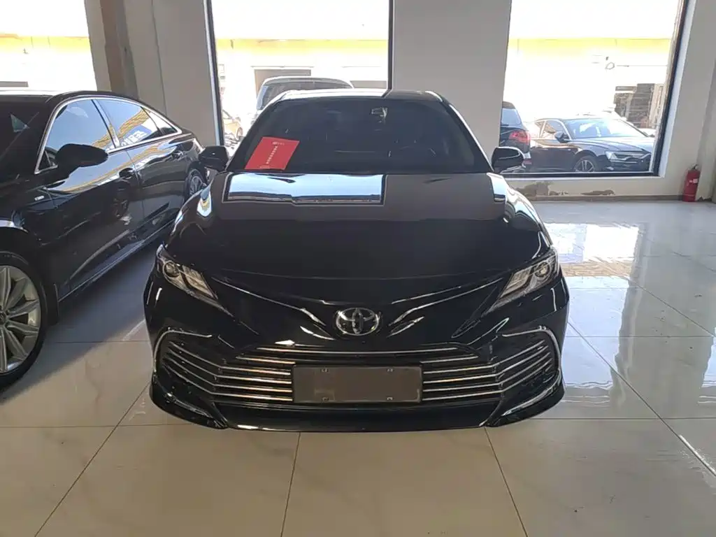 Toyota Camry — миниатюра 3