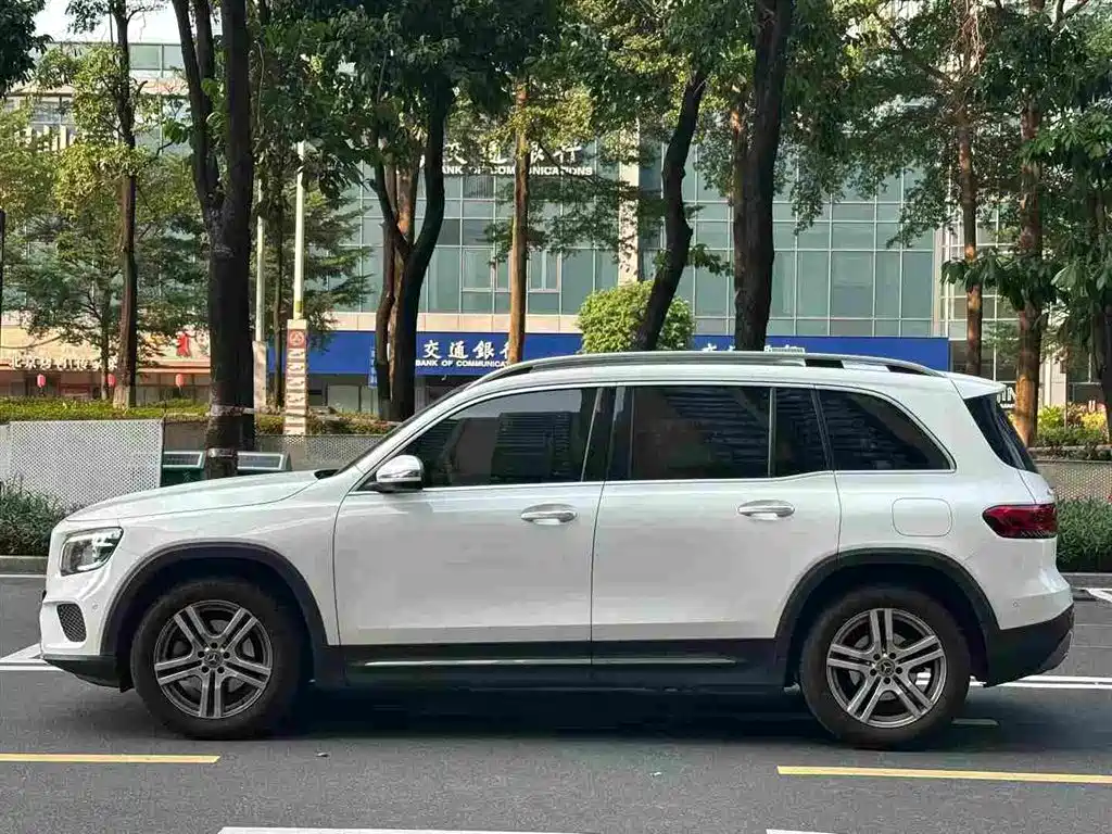 Mercedes-Benz GLB — миниатюра 2