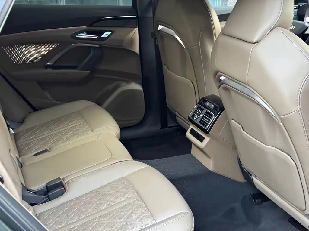 Audi Q5L — миниатюра 9