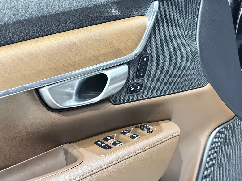 Volvo S90 — миниатюра 13
