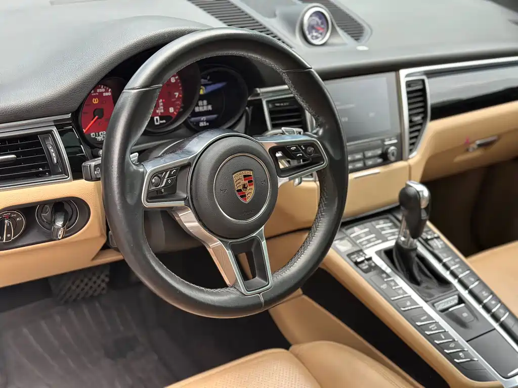 Porsche Macan — миниатюра 7