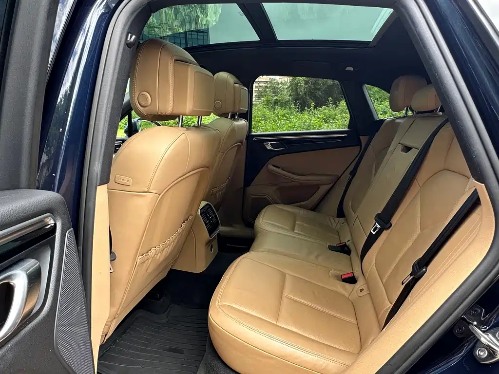 Porsche Macan — миниатюра 9