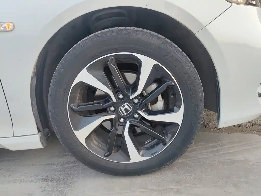 Honda Accord — миниатюра 8