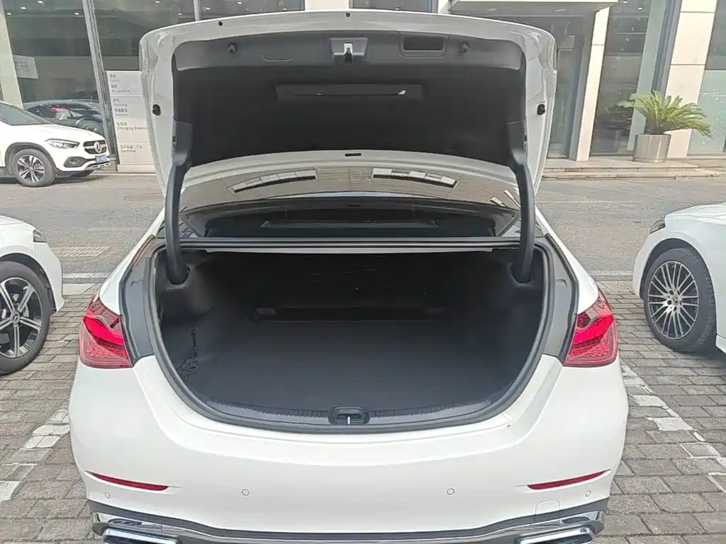 Mercedes-Benz C-Class — миниатюра 19