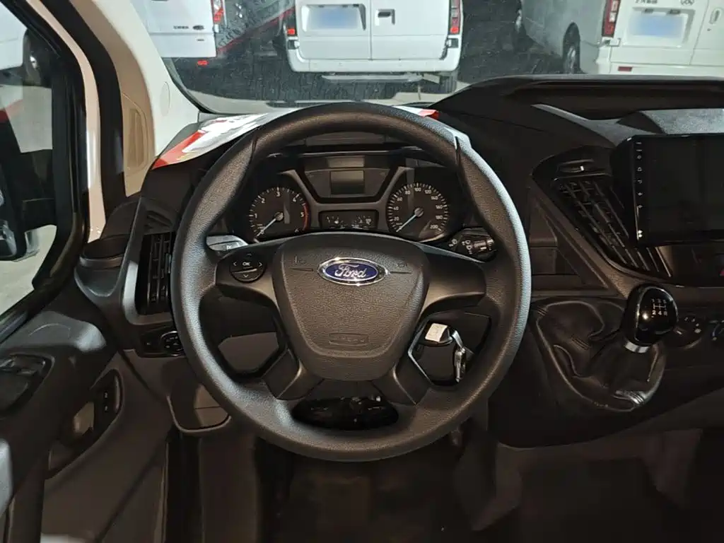 Ford Transit — миниатюра 11