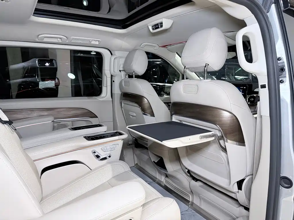 Mercedes-Benz V-Class — миниатюра 12