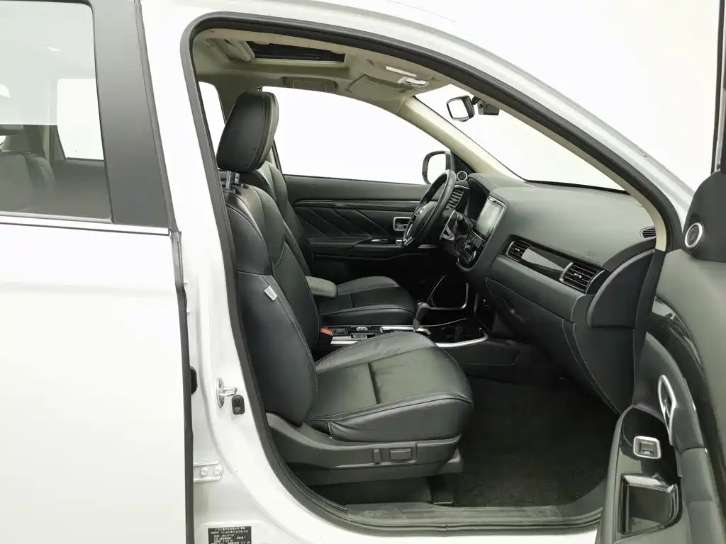 Mitsubishi Outlander — миниатюра 23