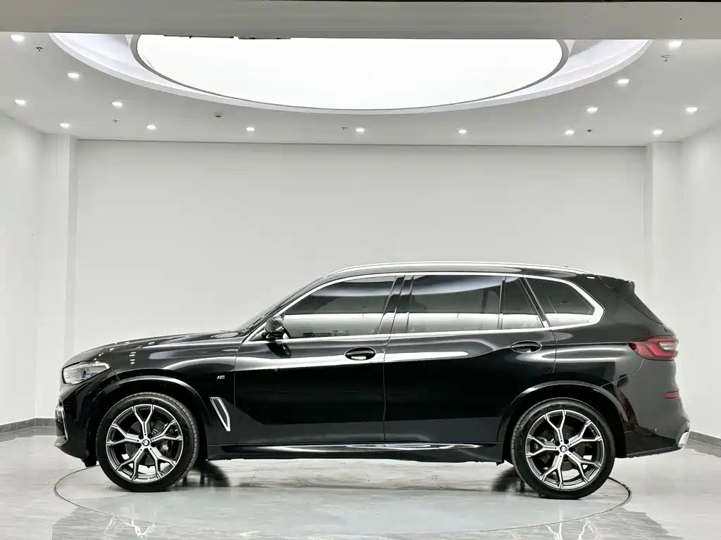 BMW X5 2022 xDrive 40Li Premium M Sport