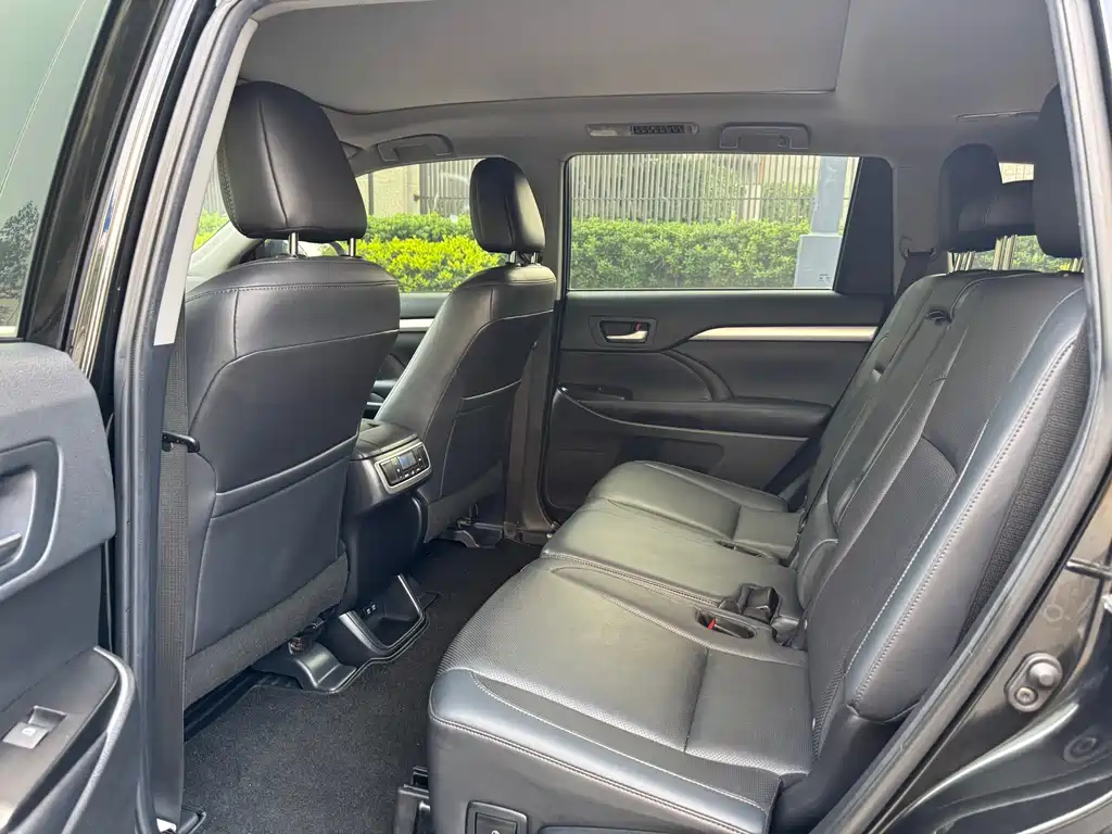 Toyota Highlander — миниатюра 5