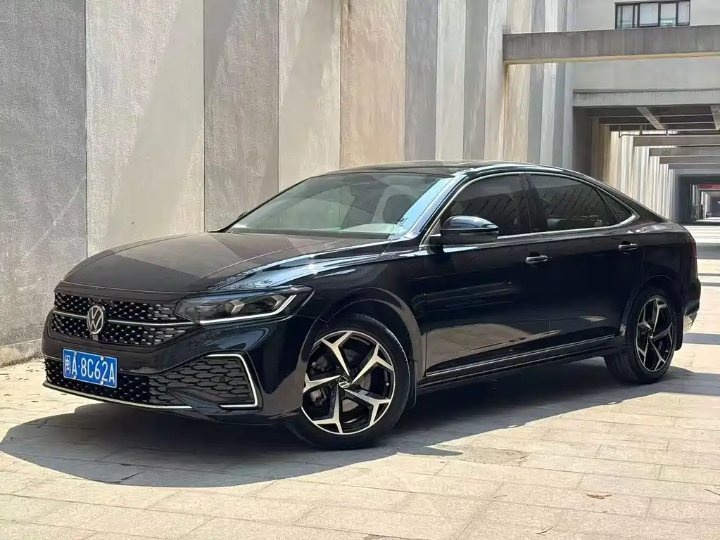 Volkswagen Passat 2024