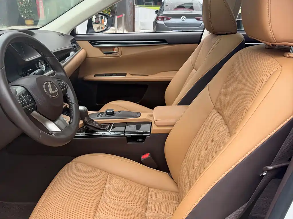 Lexus ES — миниатюра 7