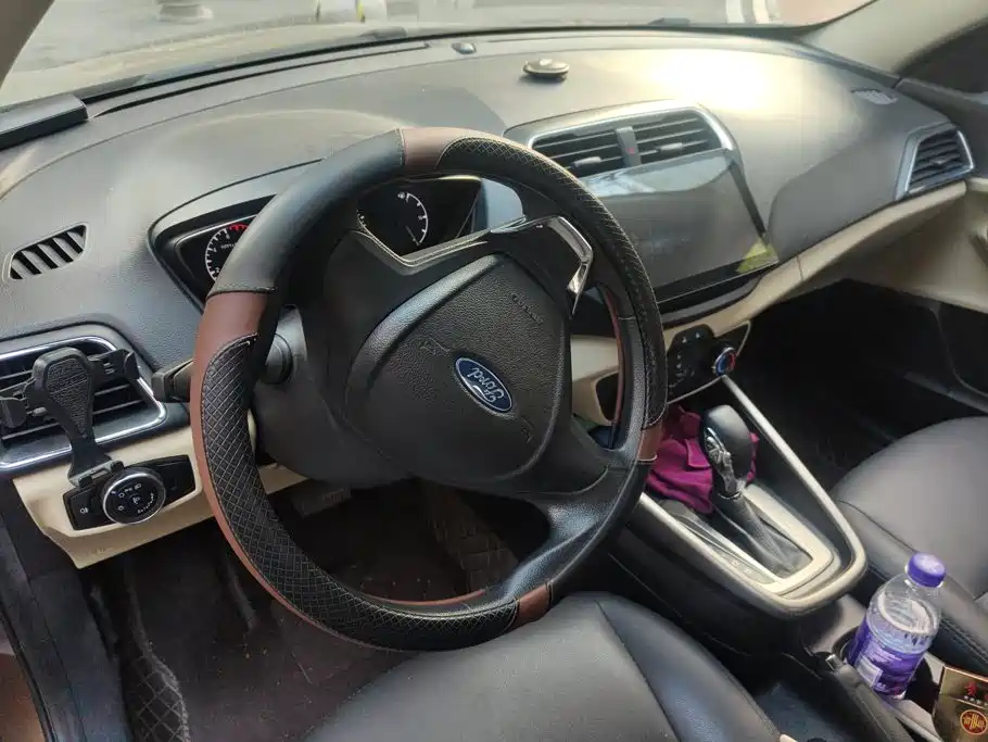 Ford Escort — миниатюра 15