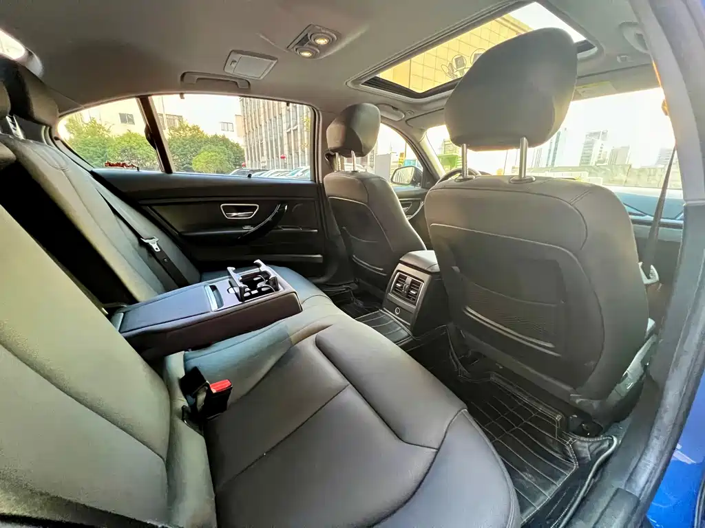 BMW 3 Series — миниатюра 21