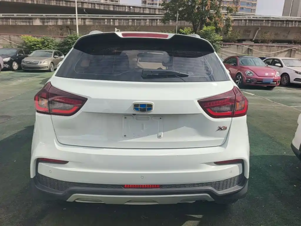 Geely Vision X3 — миниатюра 6