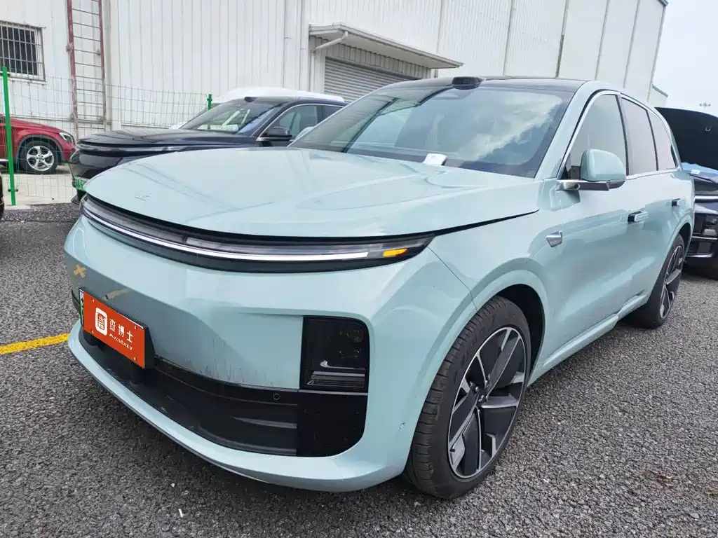 Li Auto Li L6 2025