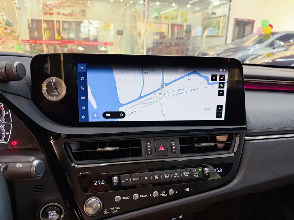 Lexus ES — миниатюра 10