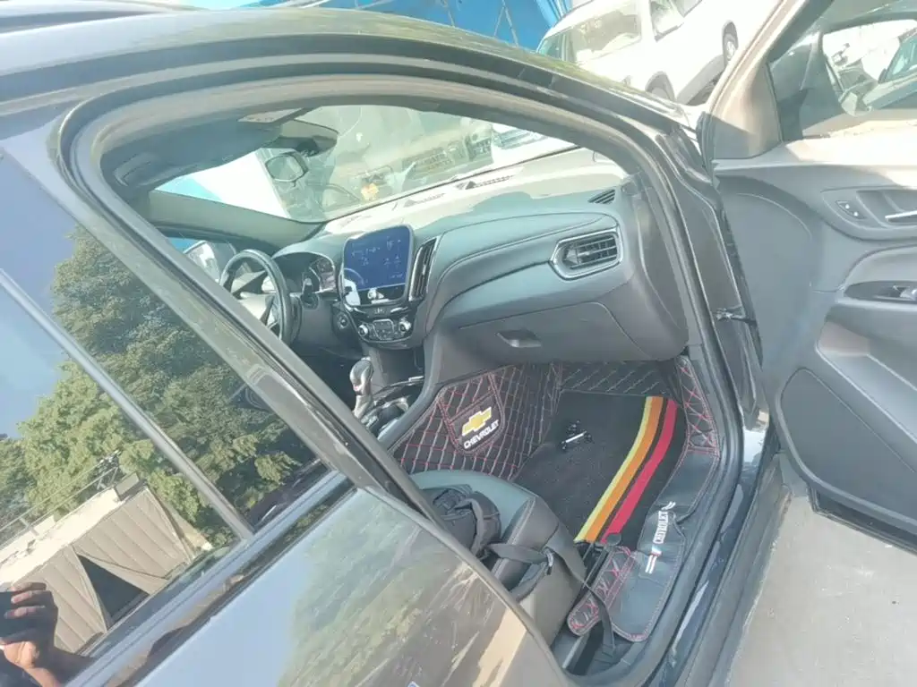 Chevrolet Equinox — миниатюра 19
