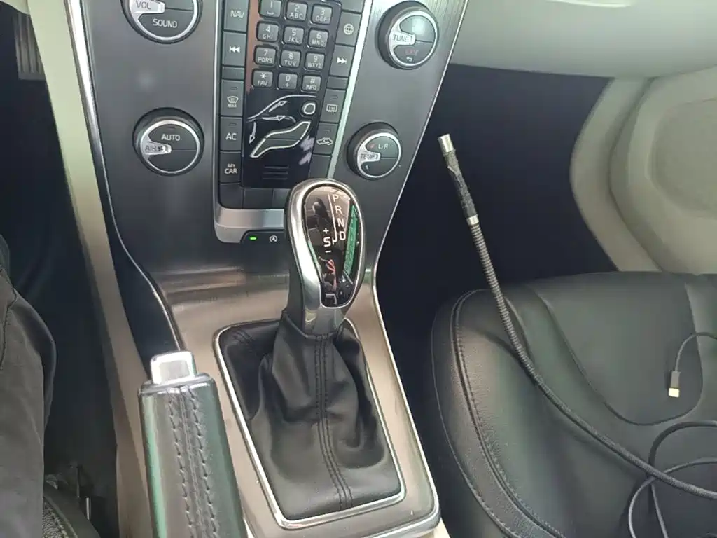 Volvo V40 — миниатюра 14