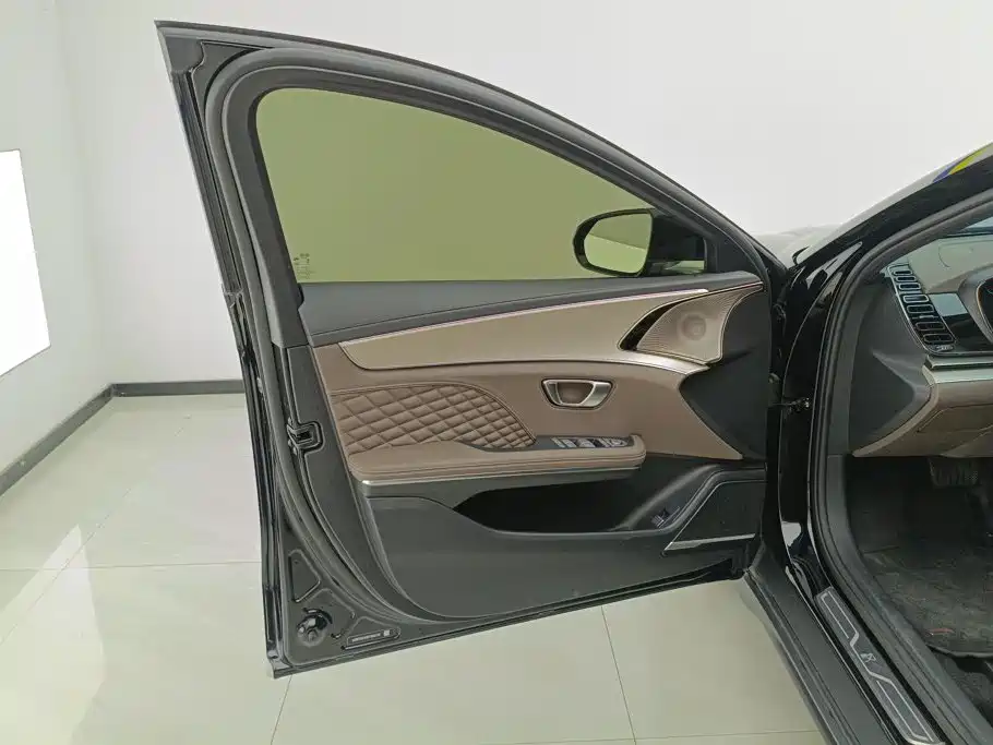BYD Han — миниатюра 7