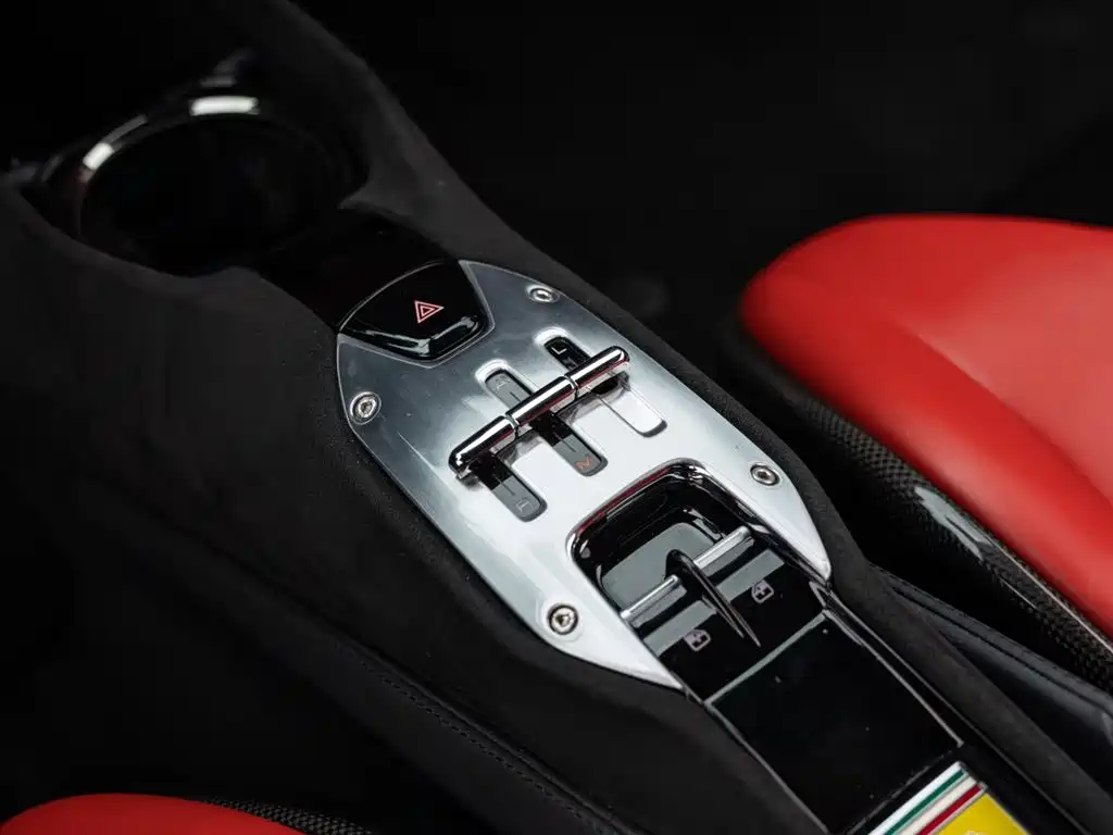 Ferrari SF90 - фото 15