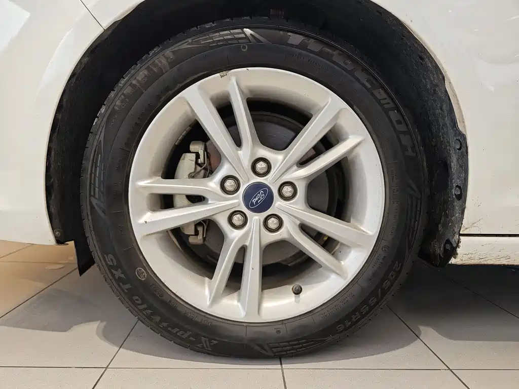 Ford Escort 2019 1.5L AT Enjoy V