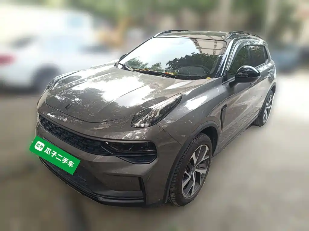Lynk & Co 01